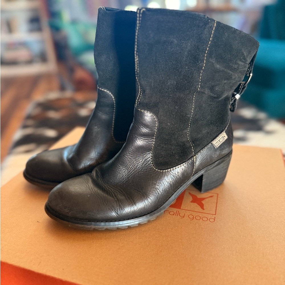 PIKOLINOS Black Leather and Suede Heeled Boots